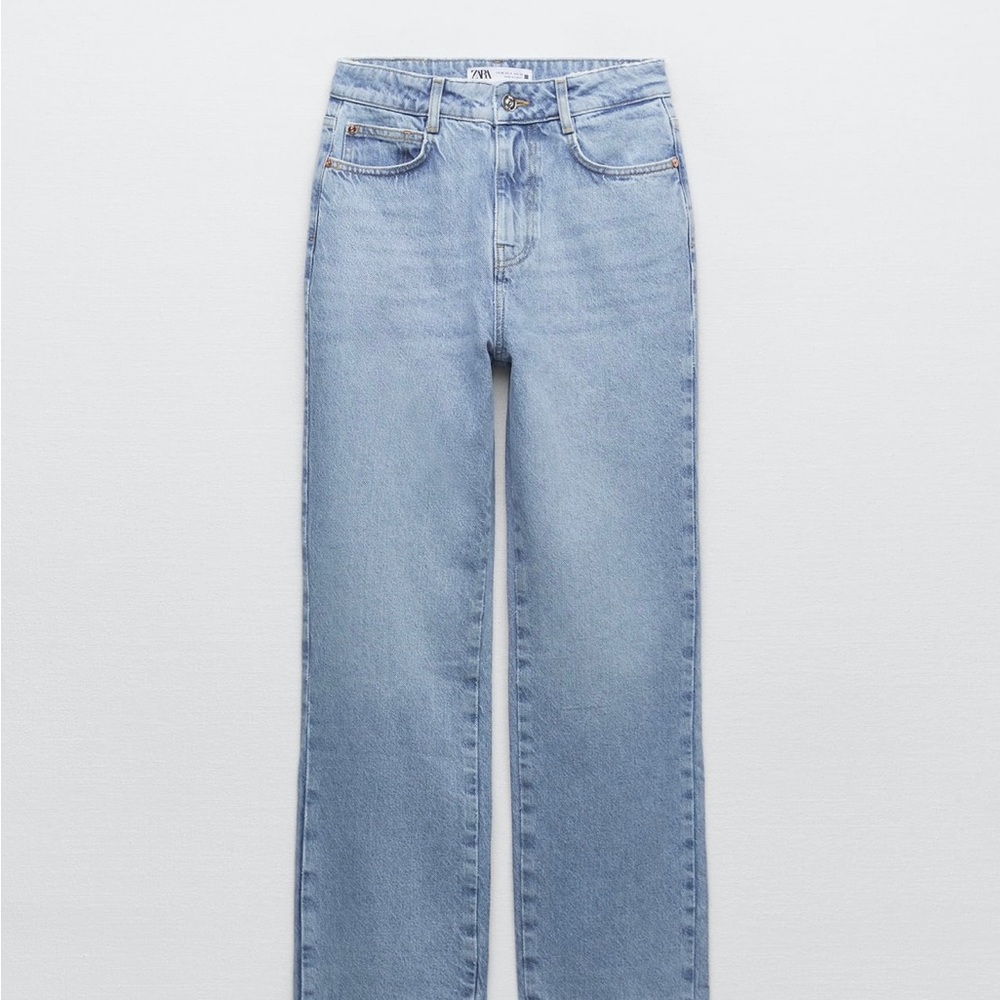 Zara high rise light wash jeans size 8